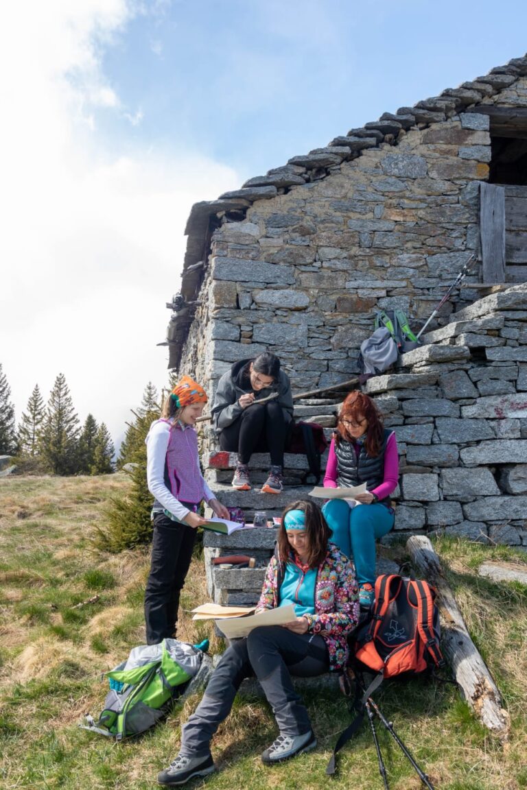 Disegno en plein air durante un'escursione all'Alpe Genuina